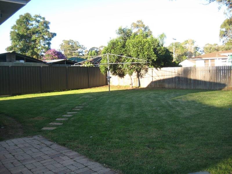 6 Banaro Ave, Whalan NSW 2770