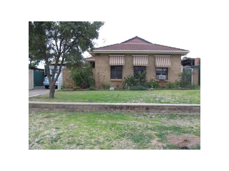 60 Coowarra Drive, St Clair NSW 2759