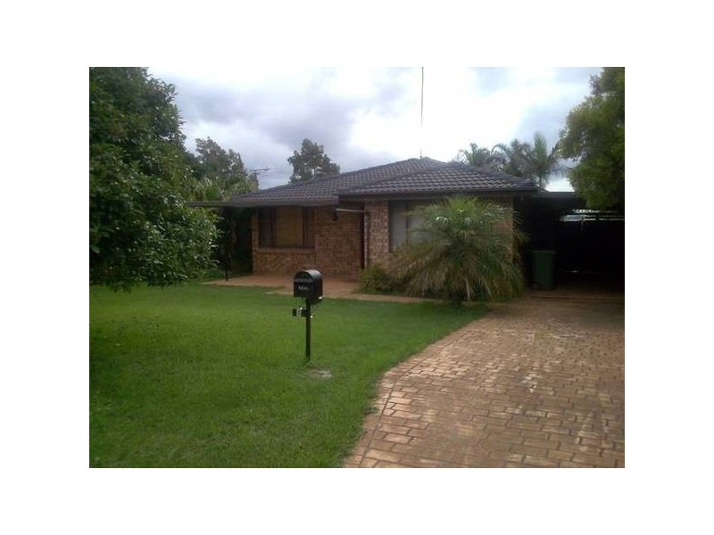 5 Canary Place, St Clair NSW 2759