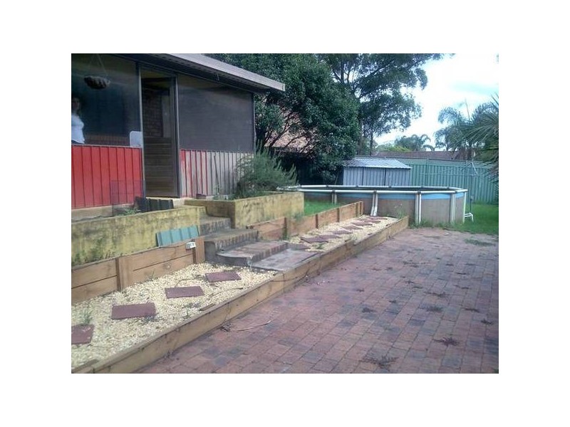 5 Canary Place, St Clair NSW 2759