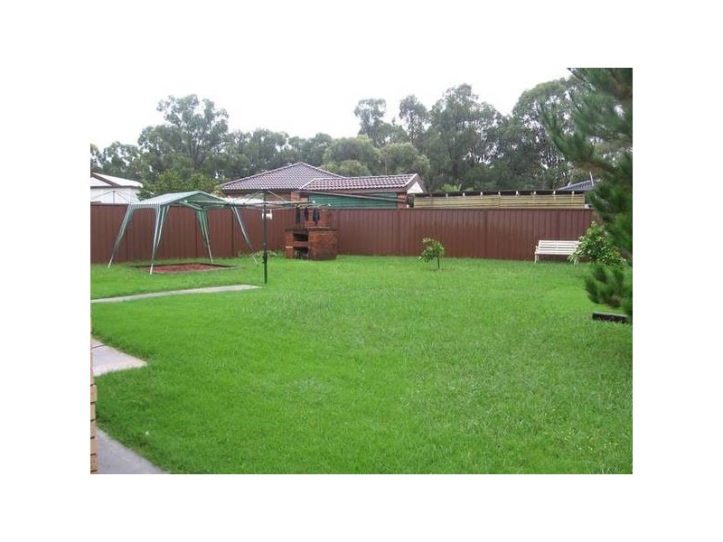 6 Bowerbird Street, St Clair NSW 2759