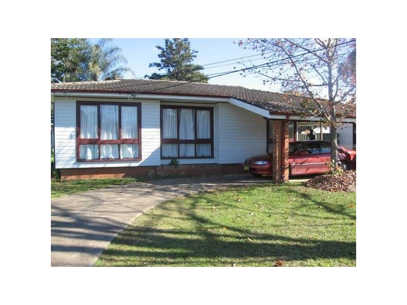 14 taranaki street, Lethbridge Park NSW 2770