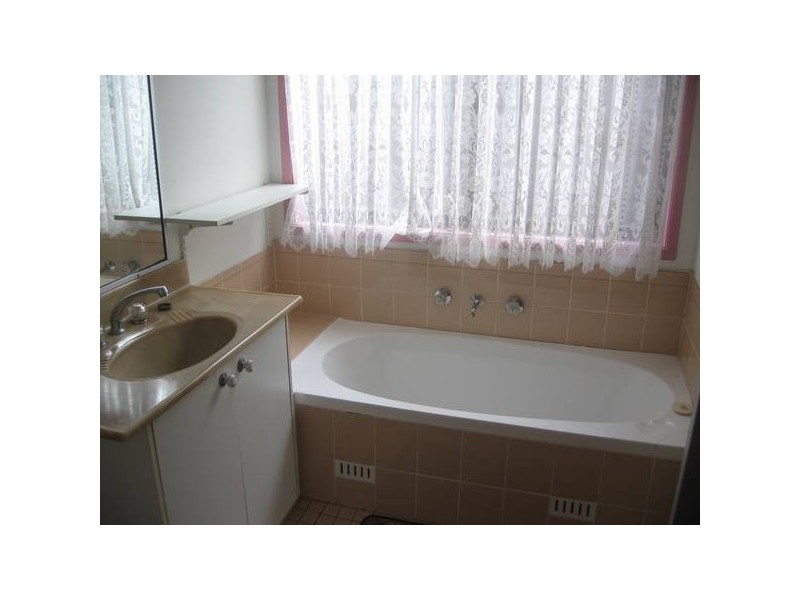 107 Explorers Way, St Clair NSW 2759