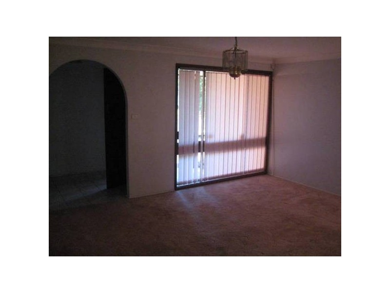 5 Banks Drive, St Clair NSW 2759