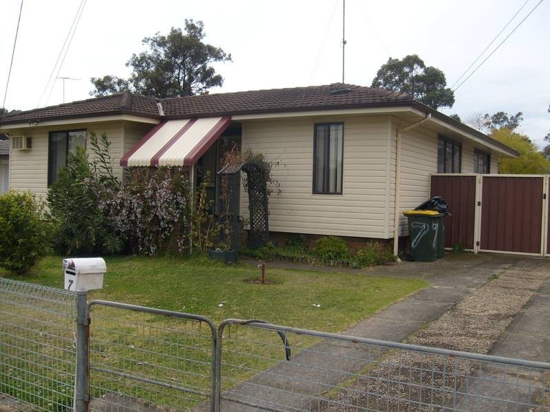 7 Discovery Ave, Willmot NSW 2770