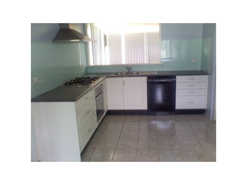 11 Singleton Ave, Werrington County NSW 2747