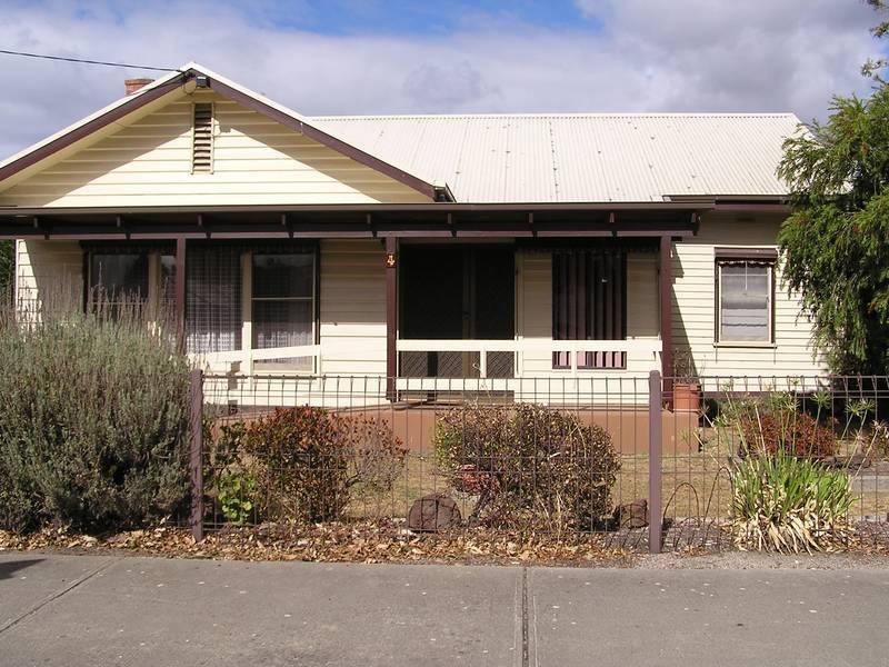 4 Sybella Avenue, Koo Wee Rup VIC 3981