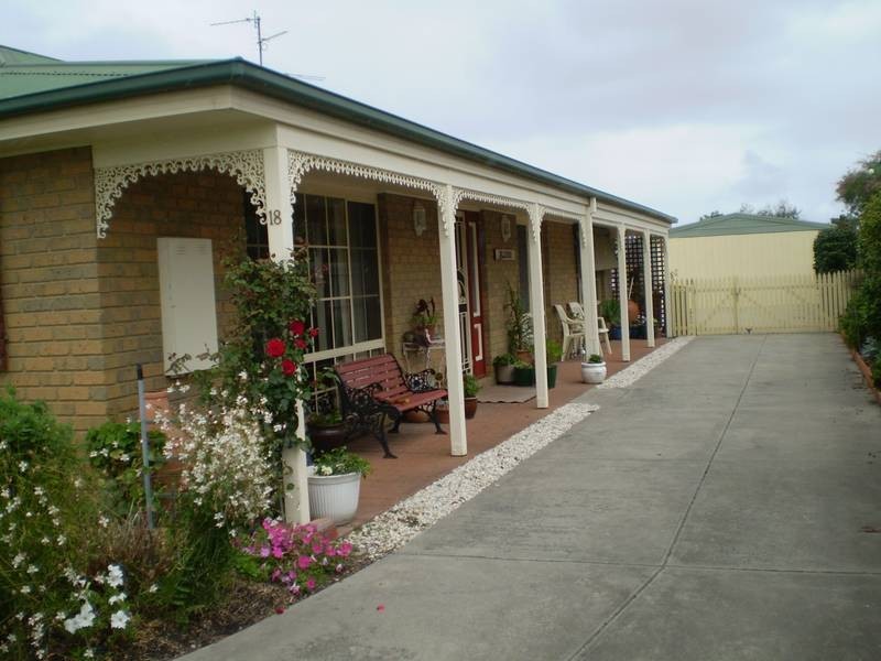 18 ALEXANDER AVENUE, Koo Wee Rup VIC 3981