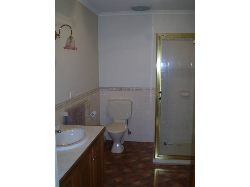 18_ Alexandra Avenue, Koo Wee Rup VIC 3981