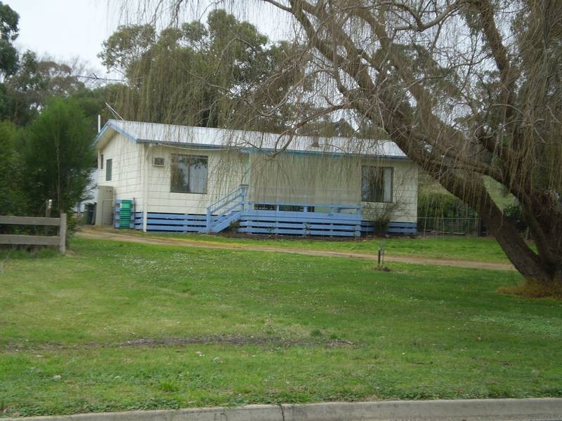 18 Davis Street, Nyora VIC 3987