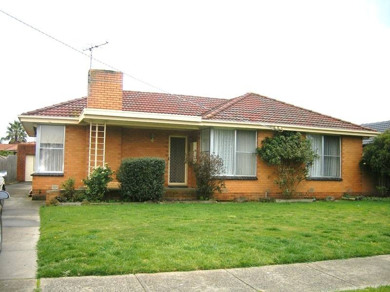 64 Henry Street, Koo Wee Rup VIC 3981