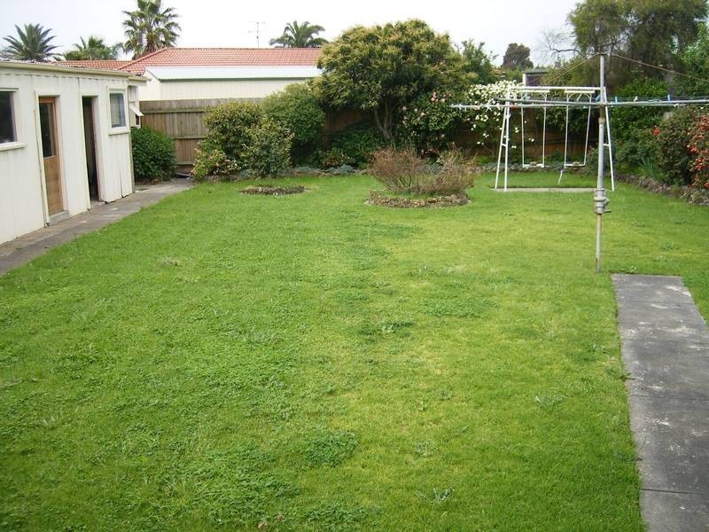 64 Henry Street, Koo Wee Rup VIC 3981