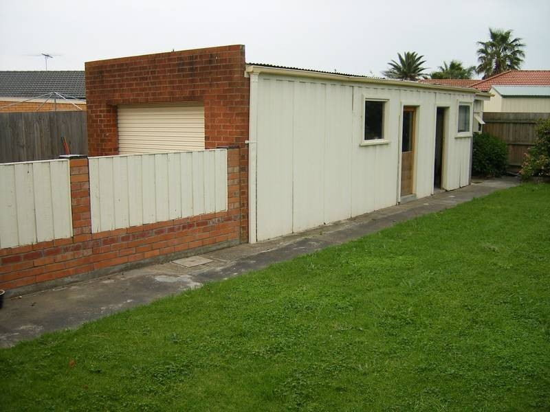 64 Henry Street, Koo Wee Rup VIC 3981