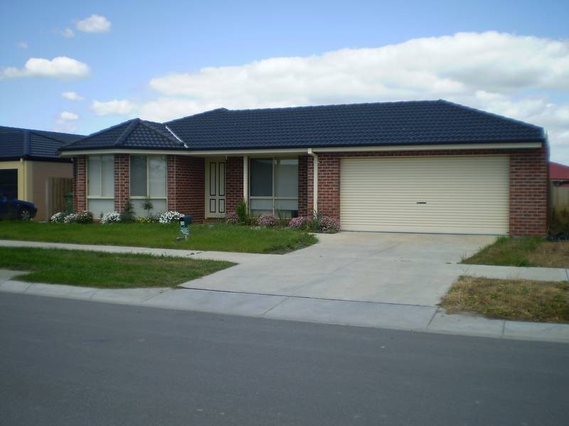 10 Bailey Boulevard, Koo Wee Rup VIC 3981