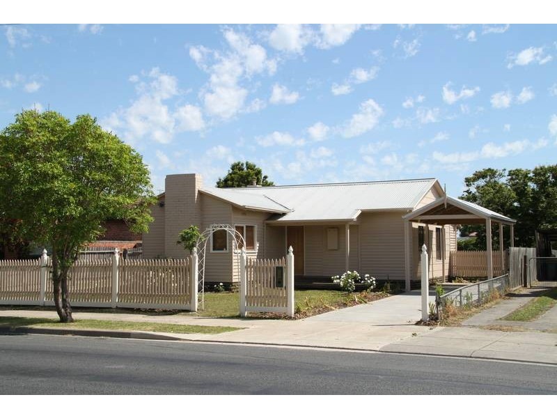 18 Sybella Avenue, Koo Wee Rup VIC 3981