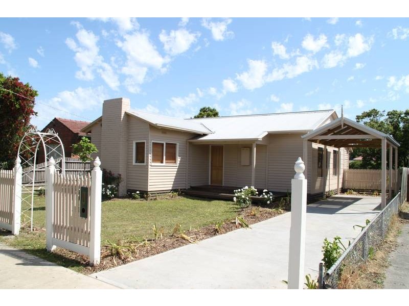 18 Sybella Avenue, Koo Wee Rup VIC 3981