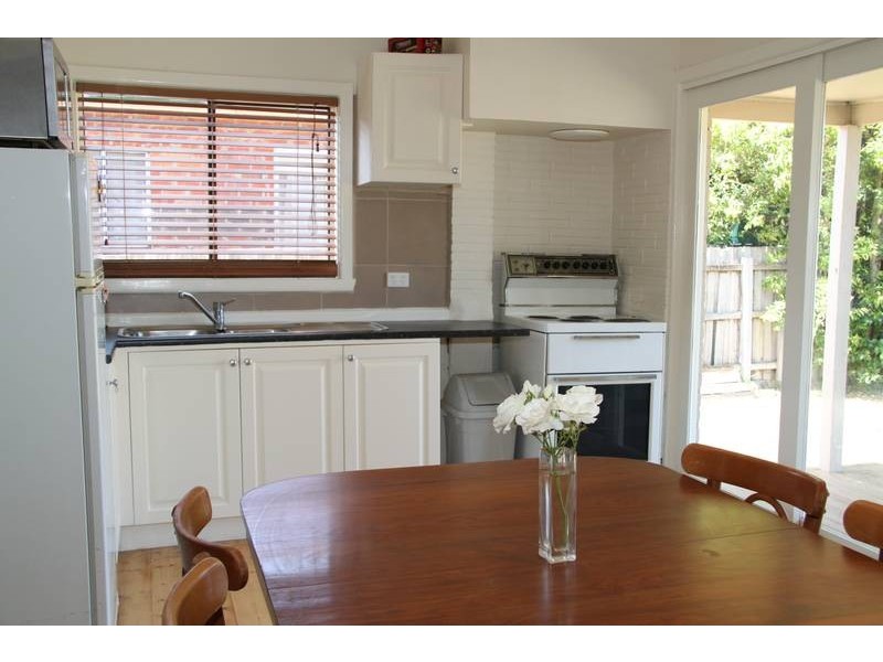 18 Sybella Avenue, Koo Wee Rup VIC 3981