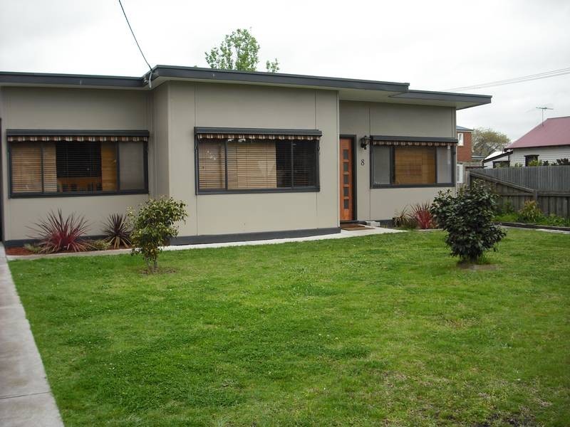 8 Alexandra Avenue, Koo Wee Rup VIC 3981