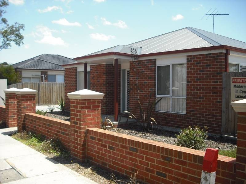 1/333 Rossiter Road, Koo Wee Rup VIC 3981