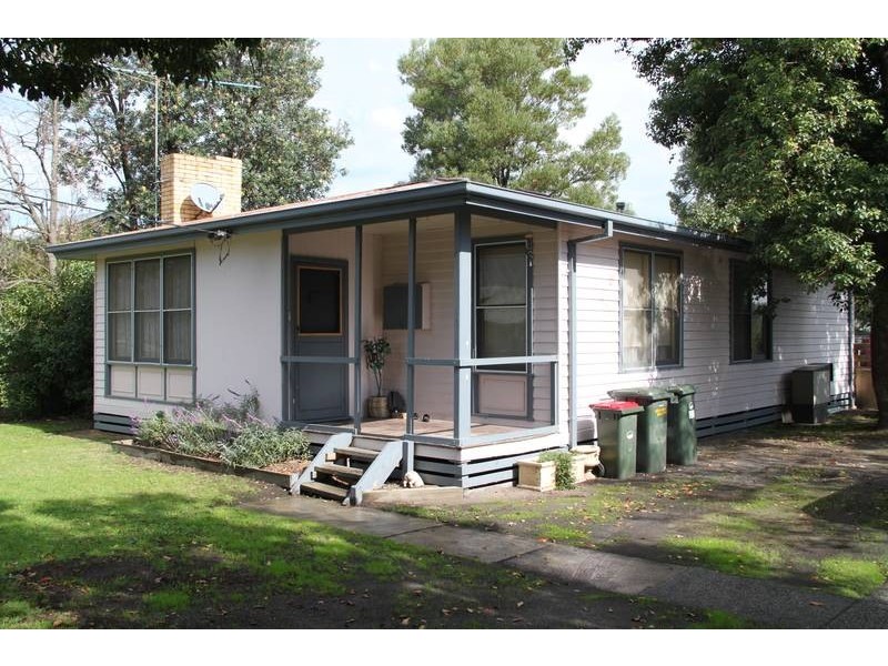 25 Princes Ave, Longwarry VIC 3816