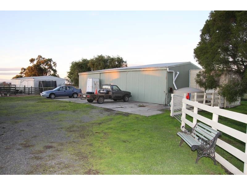 805 Manks Road, Dalmore VIC 3981
