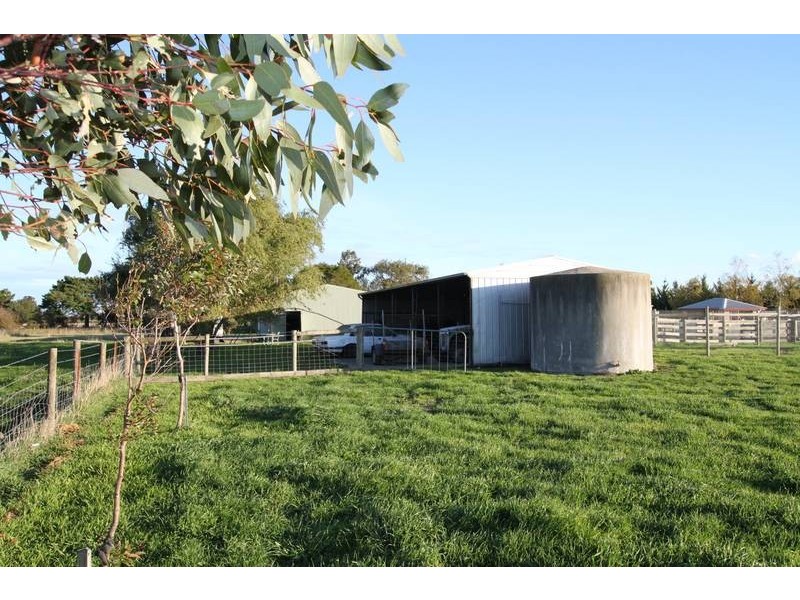 805 Manks Road, Dalmore VIC 3981