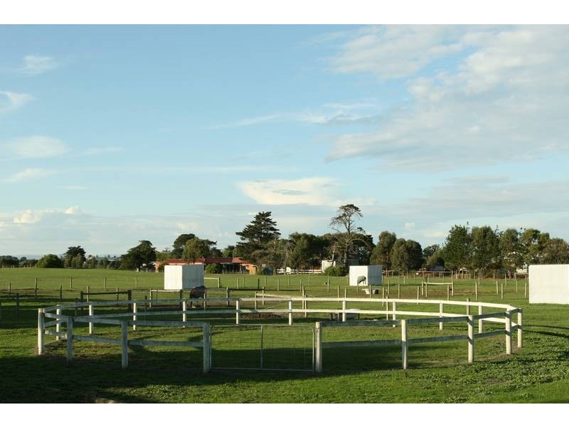 100 Landale Road, Tooradin VIC 3980