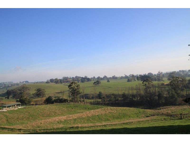 151 Jeetho Road, Loch VIC 3945