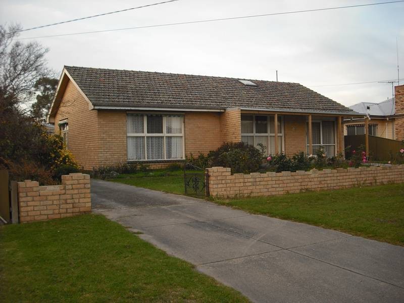 10 Station Street, Lang Lang VIC 3984