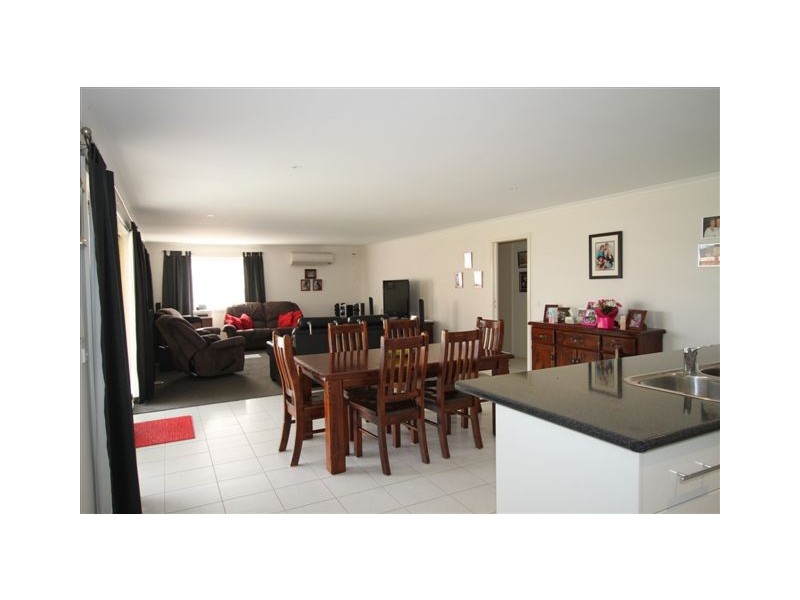 23 Bailey Bvd, Koo Wee Rup VIC 3981