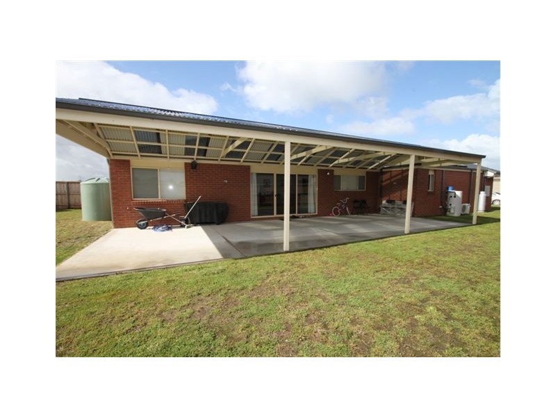 23 Bailey Bvd, Koo Wee Rup VIC 3981