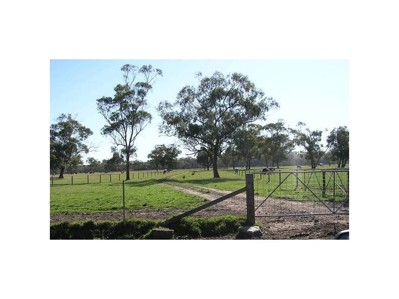 Hills Road, Lang Lang East VIC 3984