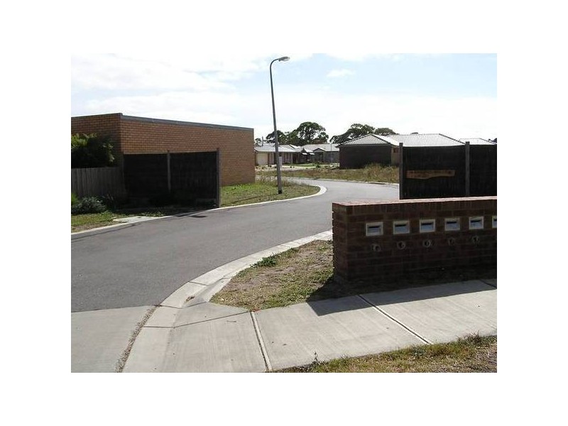 8A henry st, Koo Wee Rup VIC 3981