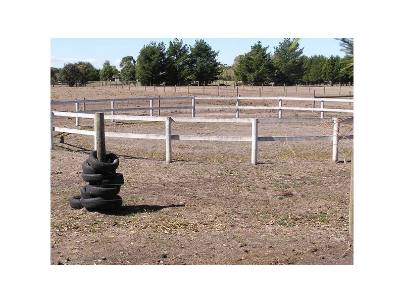 100 Landale Road, Tooradin VIC 3980