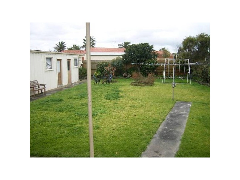 64 Henry Street, Koo Wee Rup VIC 3981