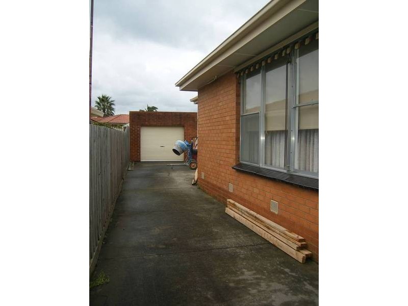 64 Henry Street, Koo Wee Rup VIC 3981