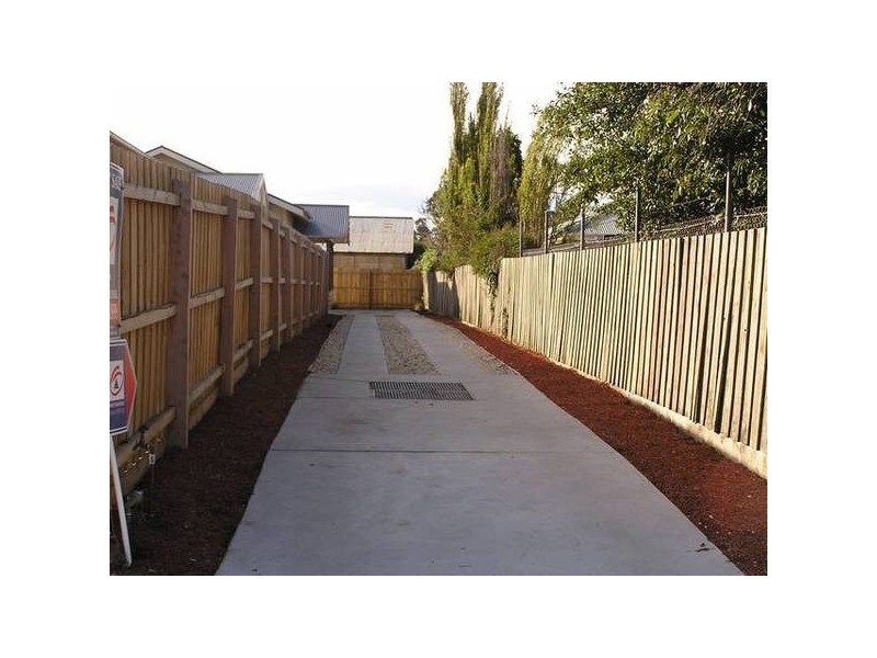 2/34 Gardner St, Koo Wee Rup VIC 3981