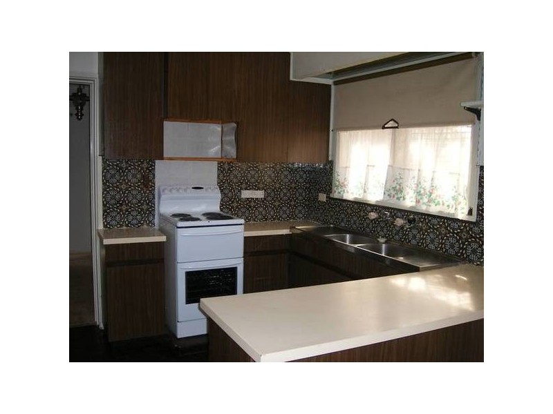 25 Sybella Rd, Koo Wee Rup VIC 3981