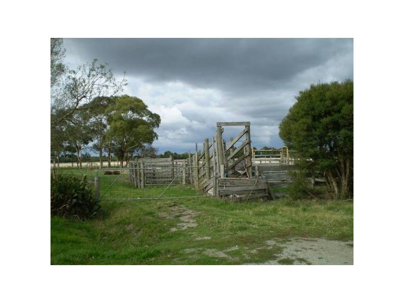 175 Hall Road, Yannathan VIC 3981