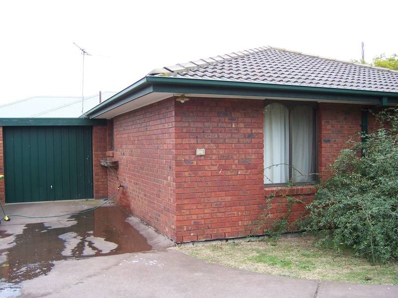 1/1/15 John Street, Koo Wee Rup VIC 3981