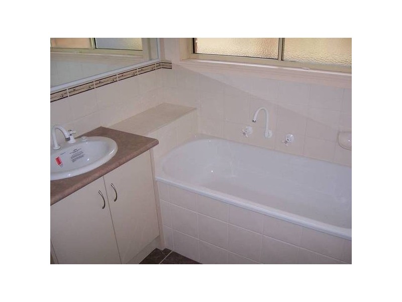 2/337 Rossiter Road, Koo Wee Rup VIC 3981