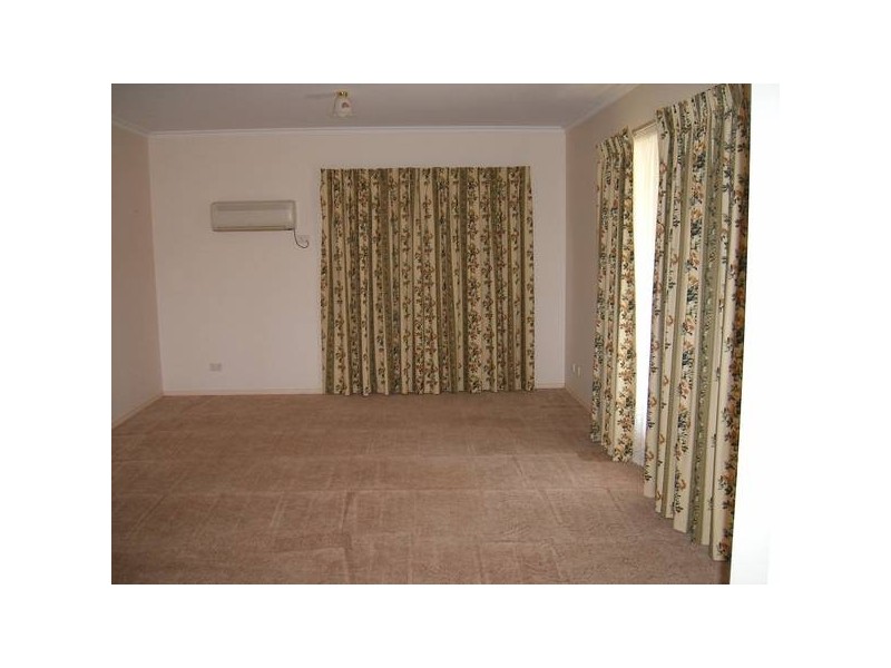 1/242 Rossiter Road, Koo Wee Rup VIC 3981