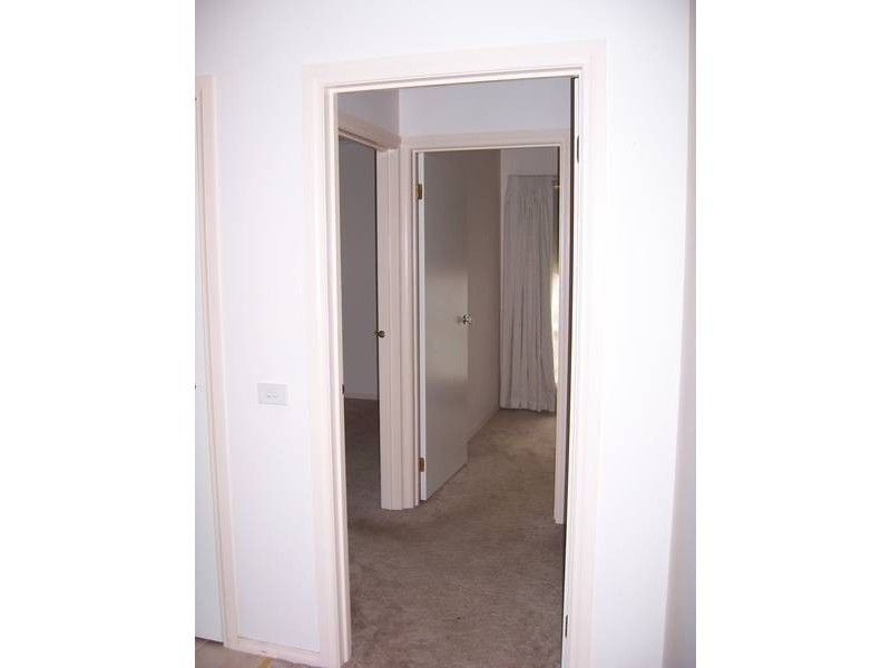 1/242 Rossiter Road, Koo Wee Rup VIC 3981