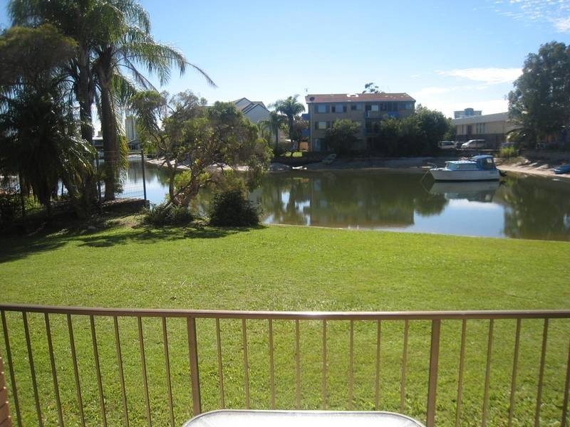 2/6 Woomba Place, Mooloolaba QLD 4557