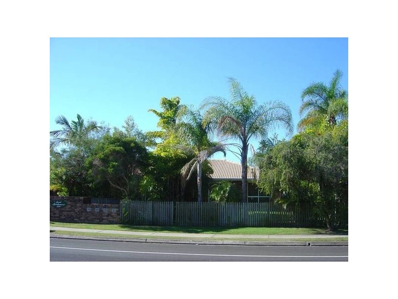 2/100 Amarina Avenue, Mooloolaba QLD 4557