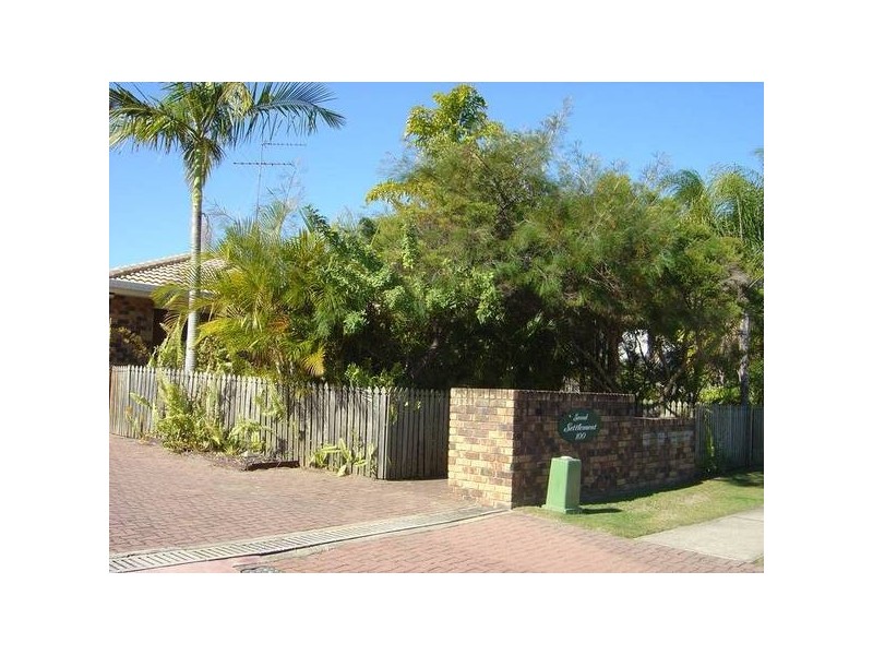 2/100 Amarina Avenue, Mooloolaba QLD 4557