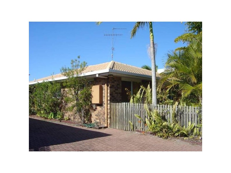 2/100 Amarina Avenue, Mooloolaba QLD 4557