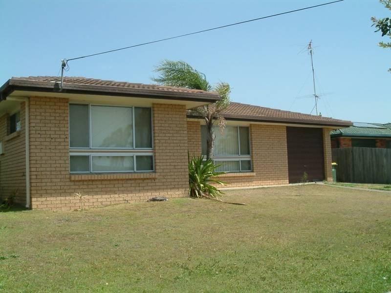 16 Minkara Street, Warana QLD 4575