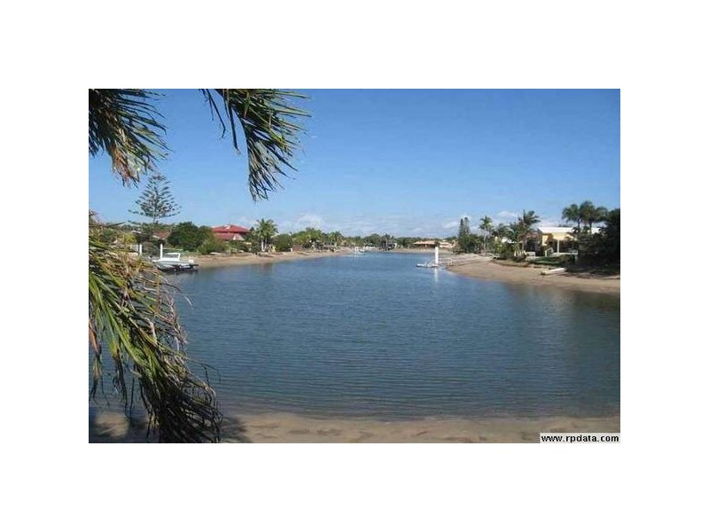 2/19 Barooga Crescent, Mooloolaba QLD 4557