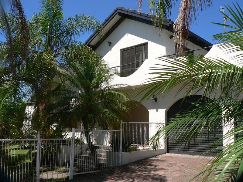 104 Goonawarra Drive, Mooloolaba QLD 4557